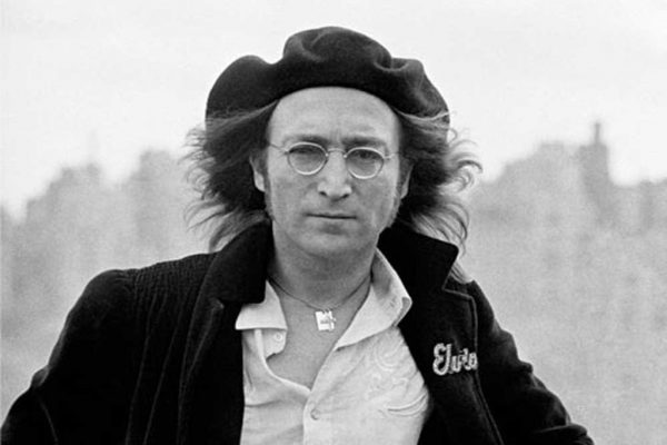 تصور کن از جان لنون از پایه گذاران گروه موسیقی بیتل ها