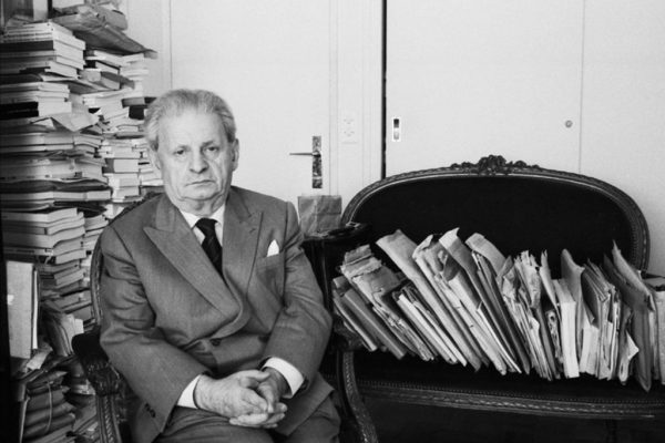 امانوئل لویناس (۱۹۹۵ _ ۱۹۰۶) فیلسوف فرانسوى
